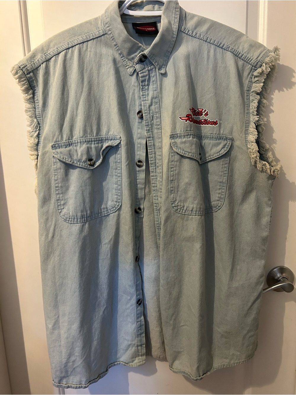 Rick’s Restorations Light Wash Denim Sleeveless Button-Front Shirt - Large